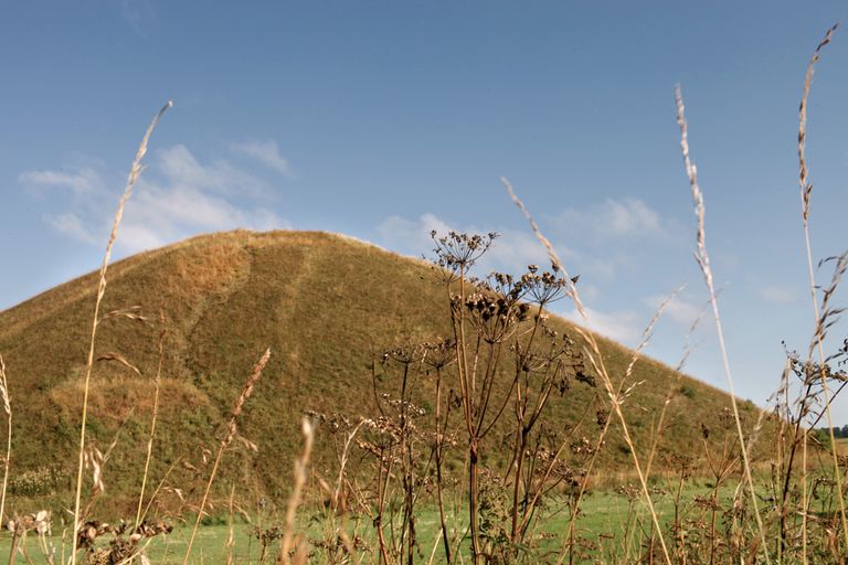 Silbury Hill, neolithic, avebury, wiltshire, english heritage